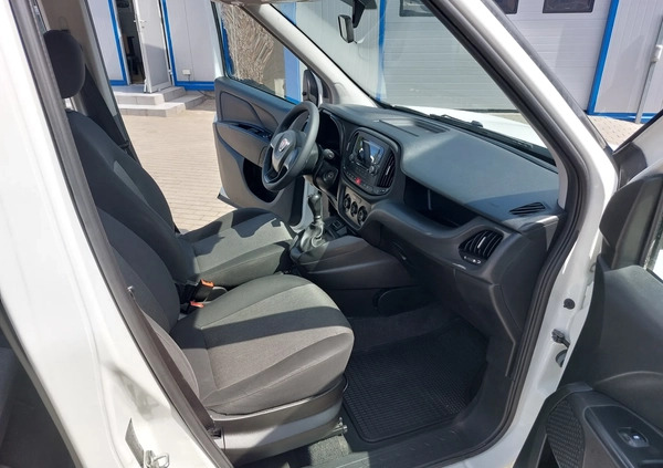 Fiat Doblo cena 39000 przebieg: 161000, rok produkcji 2018 z Jedwabne małe 232